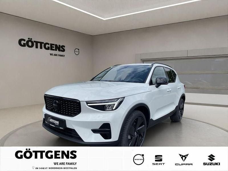 Weiß Gebraucht 2025 Volvo XC40 Plus SUV | 41.949 € (Teuer) - Bild 1/4