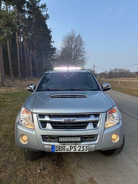 Gebraucht Isuzu D-Max 163 PS (119 kW) 2011 Silber Pickup