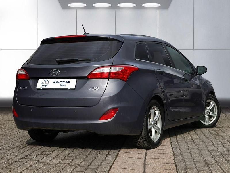 Gebraucht Hyundai i30 Trend 110 PS (80 kW) 2015 Grau Kombi