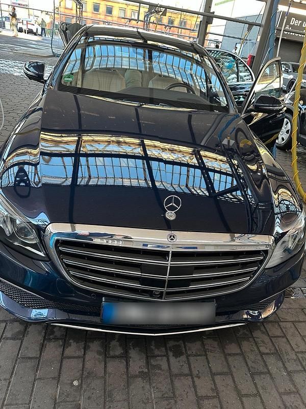 Gebraucht Mercedes E400 340 PS (250 kW) 2019 Blau Limousine