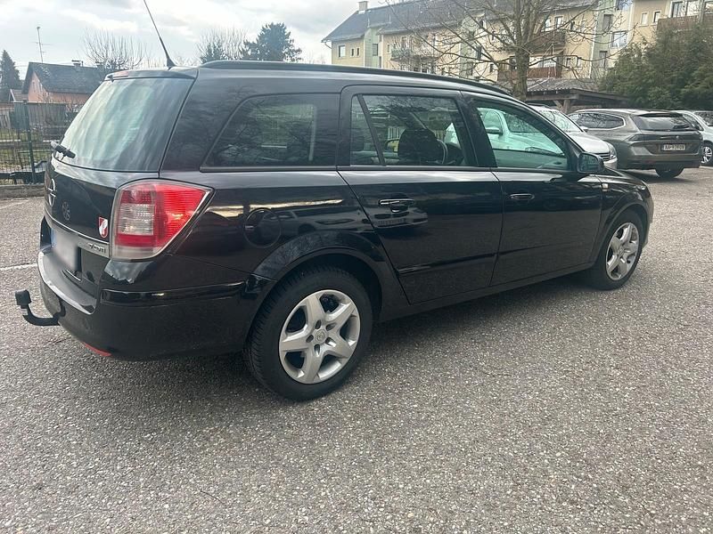 Gebraucht Opel Astra 110 PS (80 kW) 2008 Schwarz Kombi