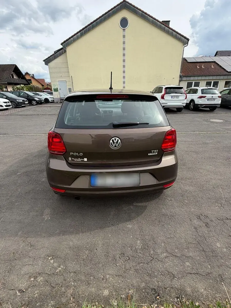 Gebraucht VW Polo 90 PS (66 kW) 2015 Braun Kleinwagen