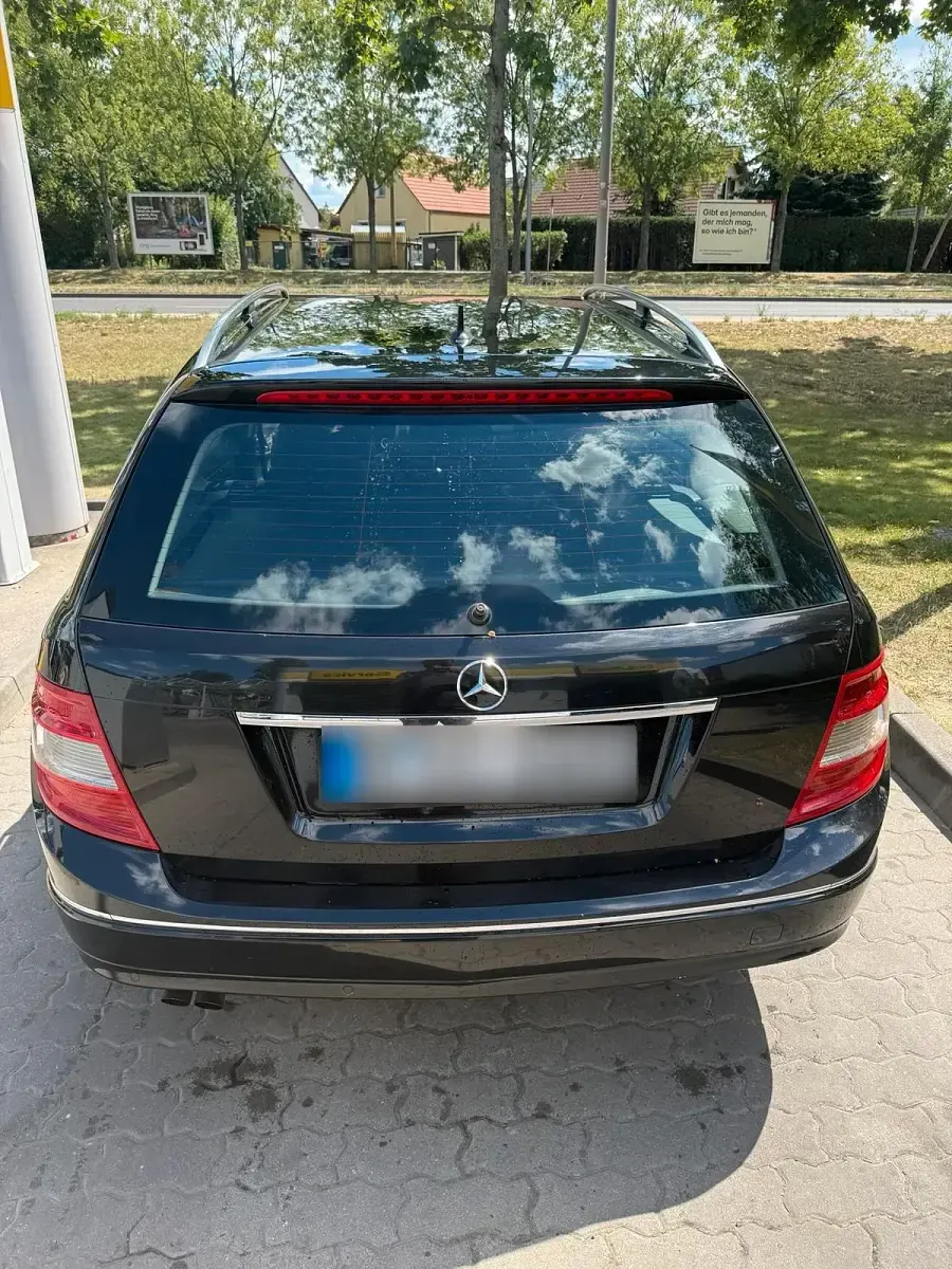 Gebraucht Mercedes C200 Elegance 136 PS (100 kW) 2009 Schwarz Limousine