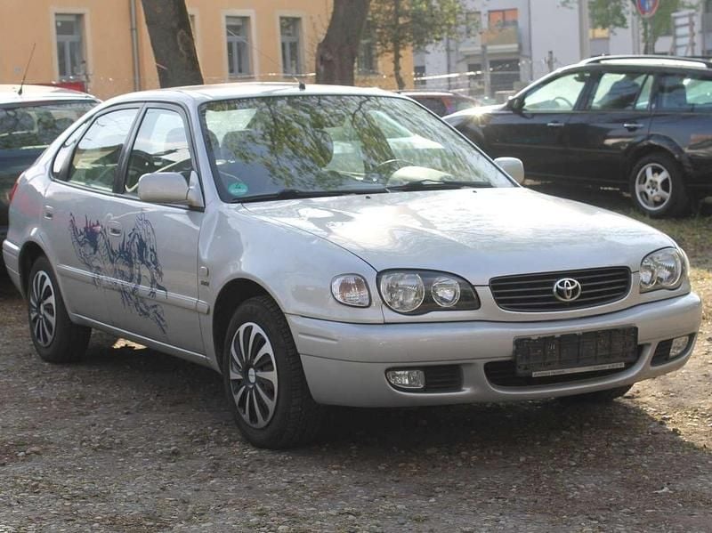 Brugt Toyota Corolla 97 HK (71 kW) 2001 Sølv Sedan