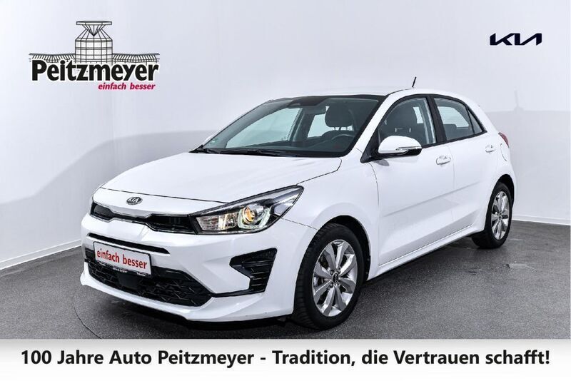 Weiß Gebraucht 2021 Kia Rio Vision Limousine | 15.990 € (Etwas zu teuer) - Bild 1/4