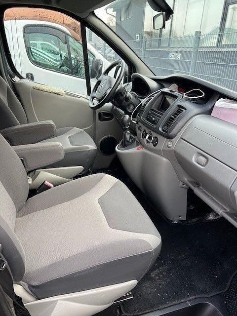 Gebraucht Renault Trafic 114 PS (83 kW) 2014 Schwarz Van / Kleinbus