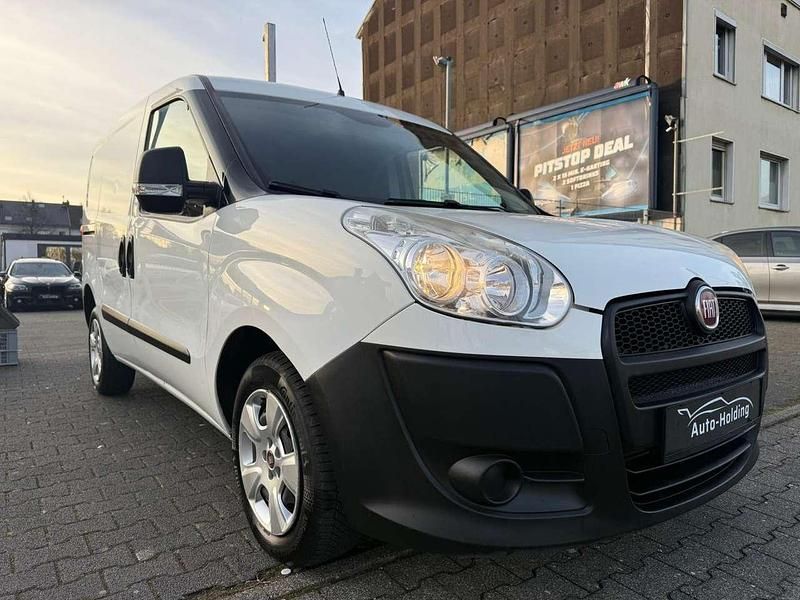 Weiß Gebraucht 2015 Fiat Doblò Van / Kleinbus | 6.499 € (Fairer Preis) - Bild 1/4