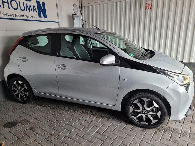 Gebraucht Toyota Aygo X-play 72 PS (52 kW) 2021 Silber Kleinwagen
