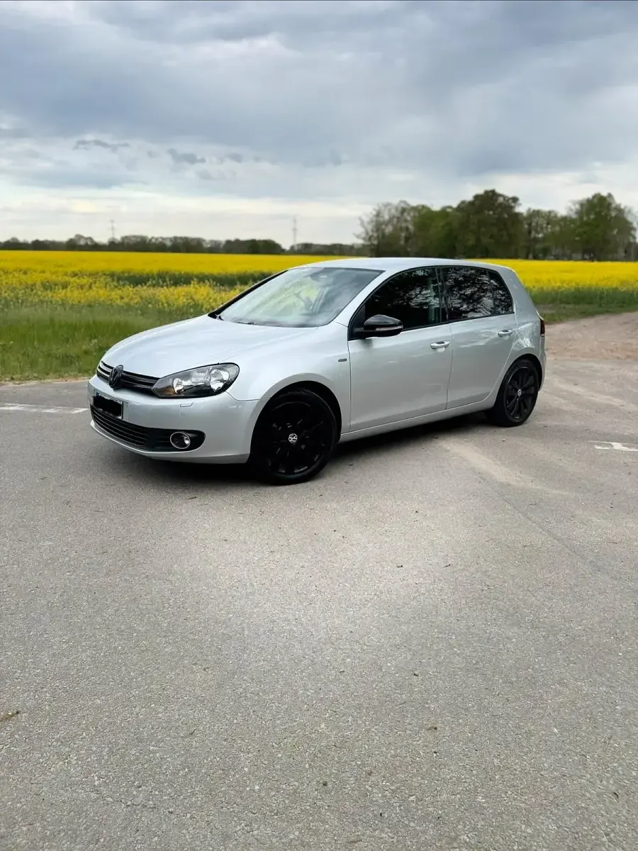 Gebraucht VW Golf VII 105 PS (77 kW) 2012 Silber Limousine