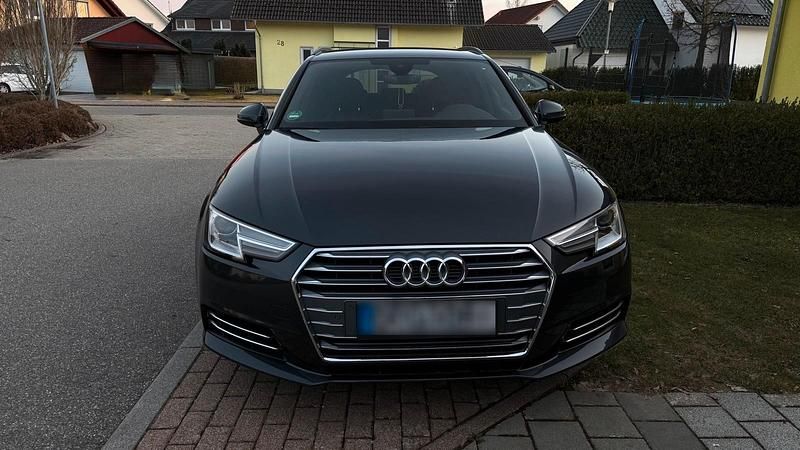 Gebraucht Audi A4 Sport 170 PS (125 kW) 2018 Grau Kombi