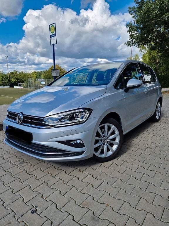 Silber Gebraucht 2019 VW Golf Sportsvan Highline Van / Kleinbus | 17.400 € (Guter Preis) - Bild 1/4