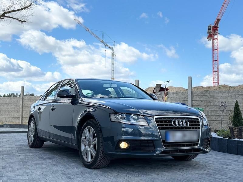 Gebraucht Audi A4 160 PS (117 kW) 2009 Blau Limousine