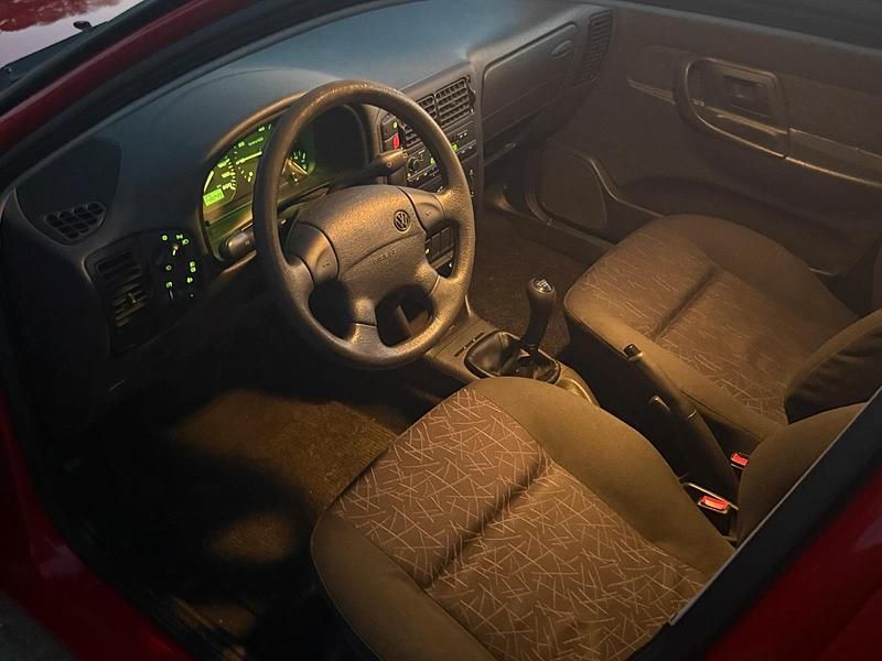 Rot Gebraucht 1999 VW Polo Kombi | 999 € (Guter Preis) - Bild 1/4