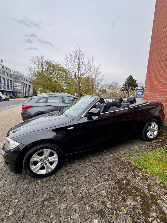 Gebraucht BMW 120 Cabriolet 170 PS (125 kW) 2012 Schwarz Cabrio