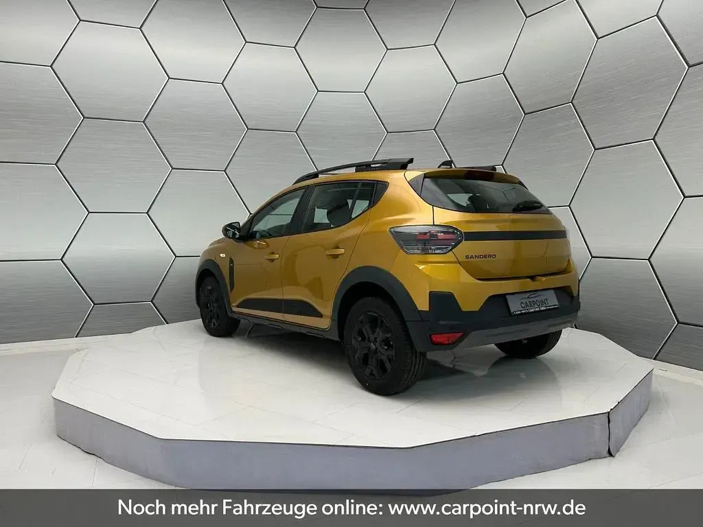 Neu Dacia Sandero Extreme 122 PS (89 kW) 2026 Gelb Limousine