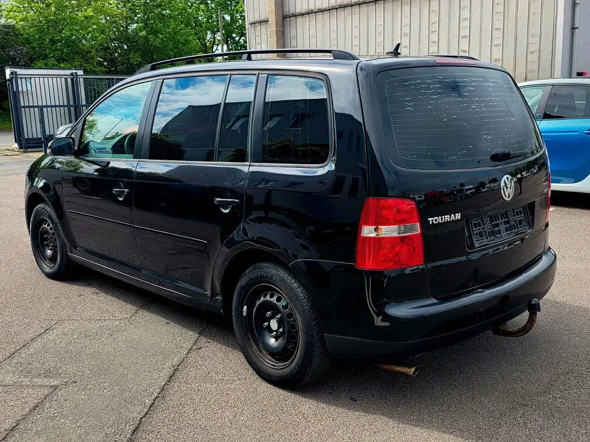 Gebraucht VW Touran 109 PS (80 kW) 2006 Schwarz Van / Kleinbus