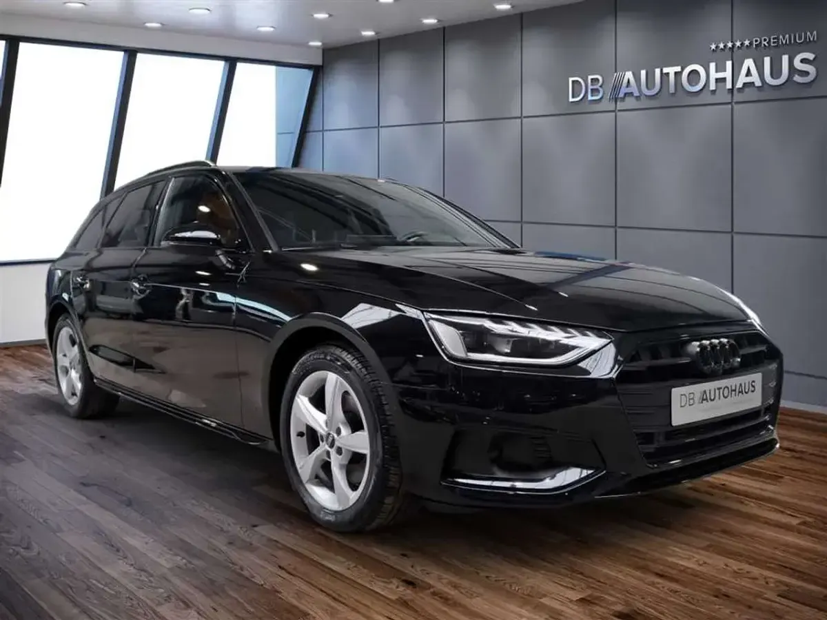 Używany Audi A4 Advanced Plus 150 KM (110 kW) 2023 Czarny Kombi