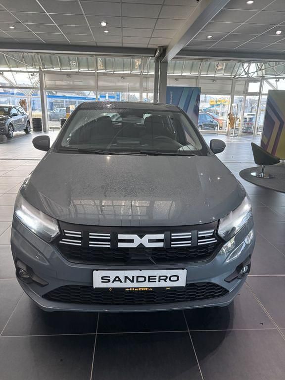 Neu Dacia Sandero Expression 91 PS (66 kW) 2025 Grau Limousine
