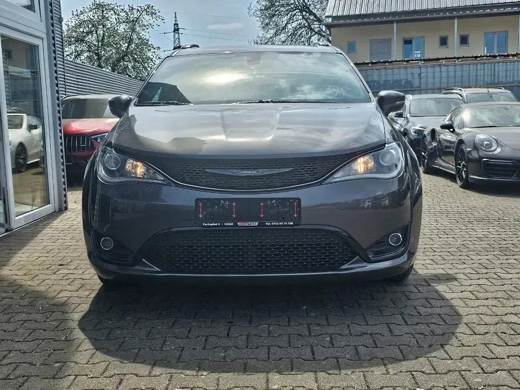 Second-hand Chrysler Pacifica 291 CP (214 kW) 2020 Gri Monovolum