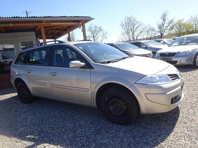 Gebraucht Renault Mégane II Avantage 111 PS (81 kW) 2007 Braun Limousine