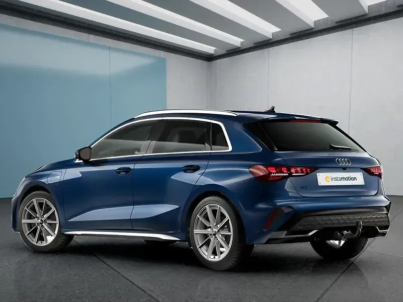 Usata Audi A3 Sportback e-tron 204 CV (150 kW) 2025 Blu Utilitaria