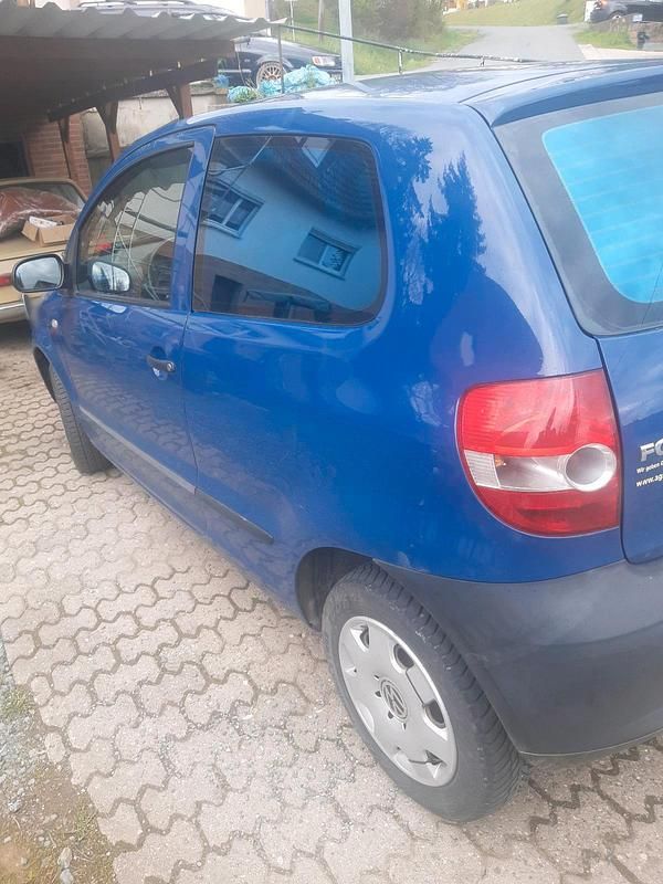 Second-hand VW Fox 75 CP (55 kW) 2005 Albastru Hatchback