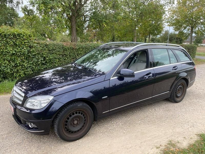 Blau Gebraucht 2010 Mercedes 200 Kombi | 3.950 € - Bild 1/4