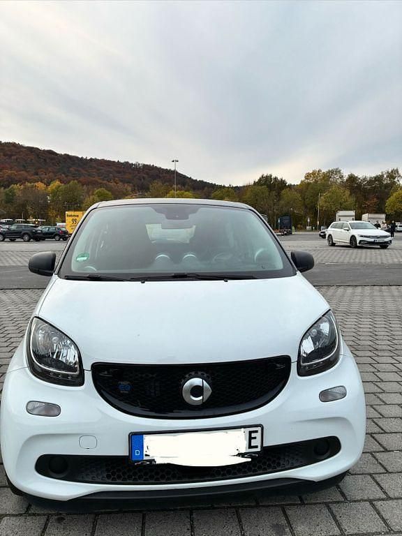Gebraucht Smart ForFour Electric Drive 60 kW (82 PS) 2019 Weiß Limousine
