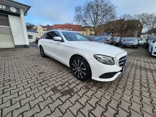 Second-hand Mercedes E400 340 CP (250 kW) 2019 Alb Break