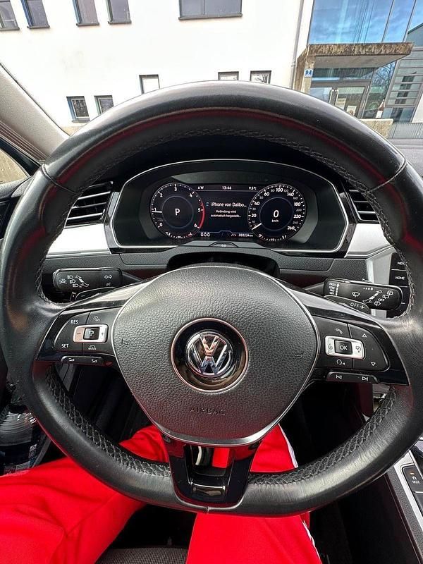 Gebraucht VW Passat R-line 190 PS (139 kW) 2017 Blau Kombi