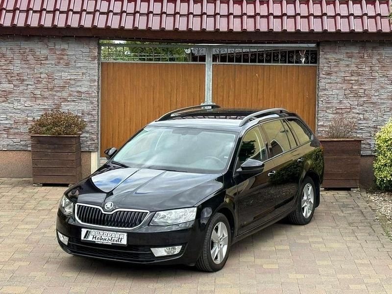 Schwarz Gebraucht 2017 Skoda Octavia Style Kombi | 11.499 € (Superpreis) - Bild 1/4