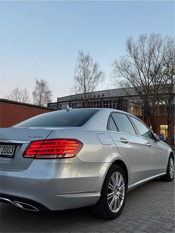 Gebraucht Mercedes E200 136 PS (100 kW) 2015 Silber Limousine