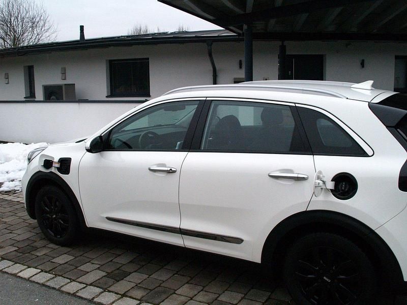 Gebraucht Kia Niro 141 PS (103 kW) 2019 Weiß SUV