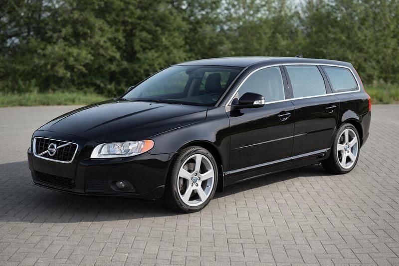 Schwarz Gebraucht 2010 Volvo V70 Summum Kombi | 7.700 € - Bild 1/4