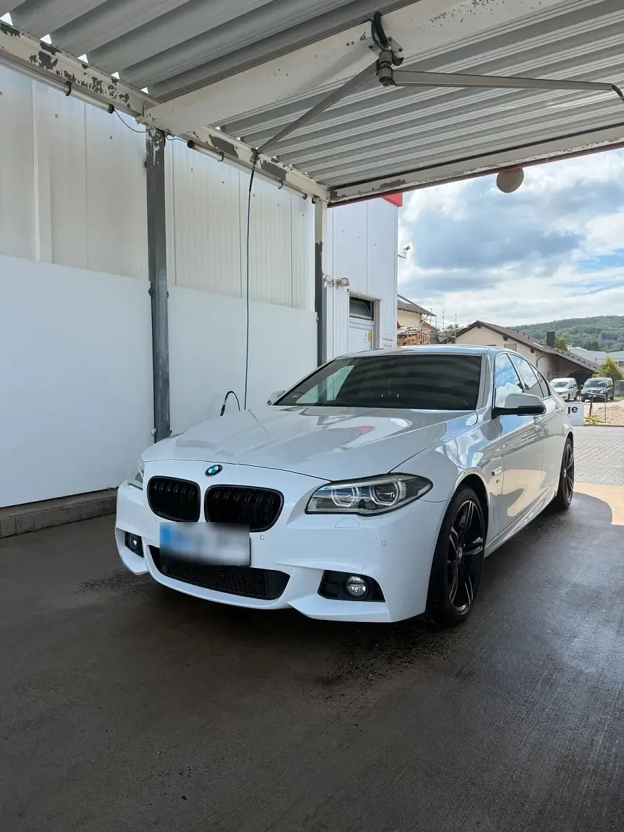 Gebraucht BMW 530 M Sport 258 PS (189 kW) 2016 Weiß Limousine
