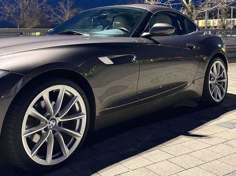 Braun Gebraucht 2010 BMW Z4 Cabrio | 21.500 € (Etwas zu teuer) - Bild 1/4