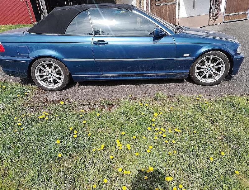 Gebraucht BMW 325 192 PS (141 kW) 2001 Blau Cabrio