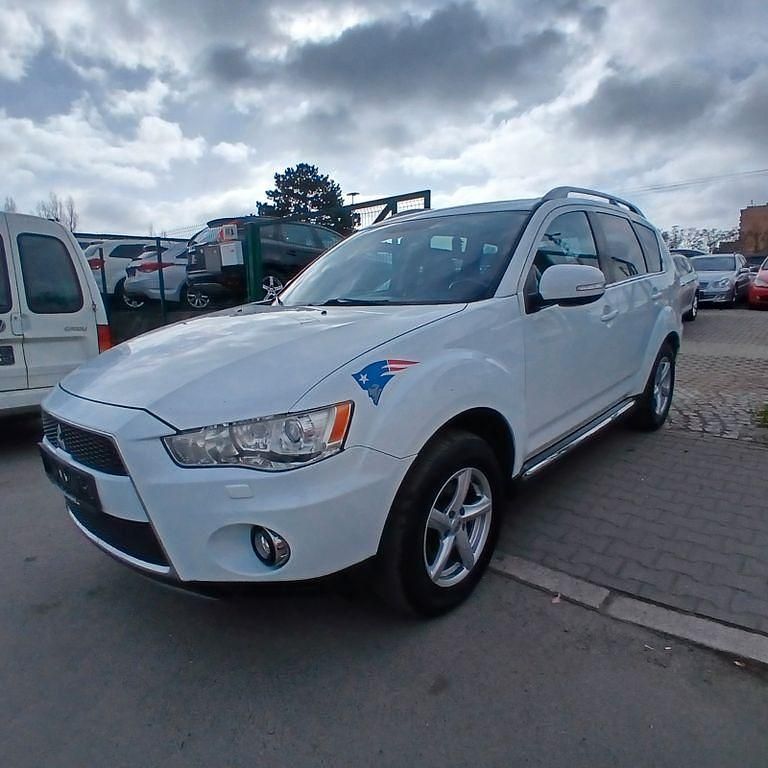 Gebraucht Mitsubishi Outlander Intense 170 PS (125 kW) 2010 Weiß SUV