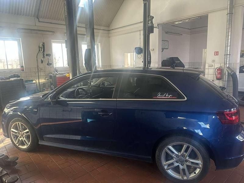 Gebraucht Audi A3 Ambiente 179 PS (131 kW) 2014 Blau Kleinwagen