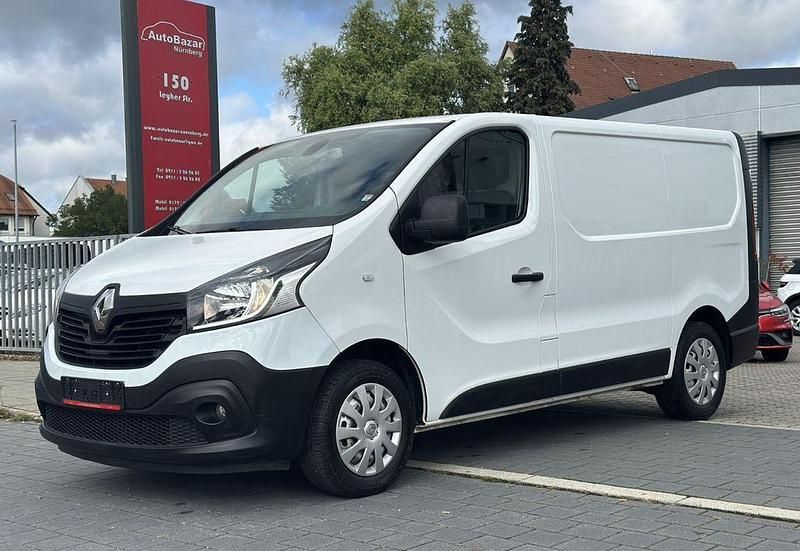 Weiß Gebraucht 2018 Renault Trafic Van | 11.950 € (Guter Preis) - Bild 1/4