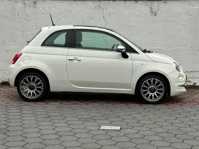 Gebraucht Fiat 500 Lounge 69 PS (50 kW) 2016 Violet Kleinwagen