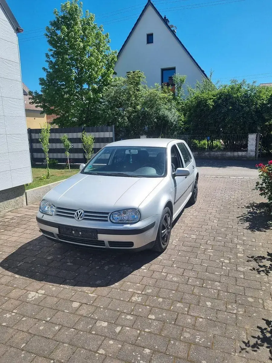 Gebraucht VW Golf IV Basis 105 PS (77 kW) 2000 Silber Limousine
