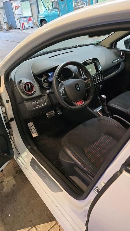 Weiß Gebraucht 2017 Renault Clio IV Trophy Kleinwagen | 14.550 € (Guter Preis) - Bild 1/4