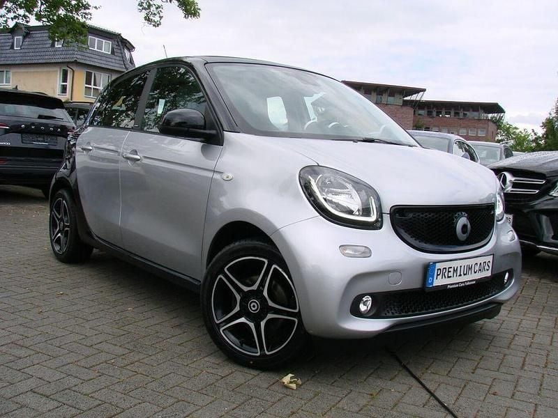 Silber Gebraucht 2015 Smart ForFour Passion Kleinwagen | 11.980 € (Fairer Preis) - Bild 1/4
