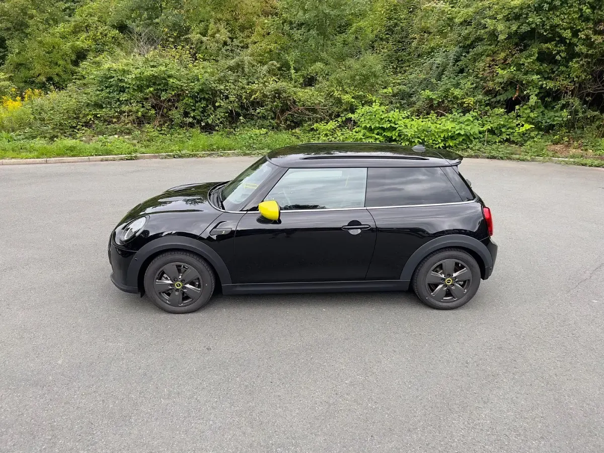 Gebraucht Mini Cooper SE 135 kW (184 PS) 2021 Schwarz Kleinwagen