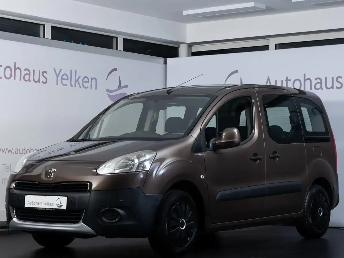 Gebraucht Peugeot Partner Tepee Active 120 PS (88 kW) 2014 Braun Van / Kleinbus