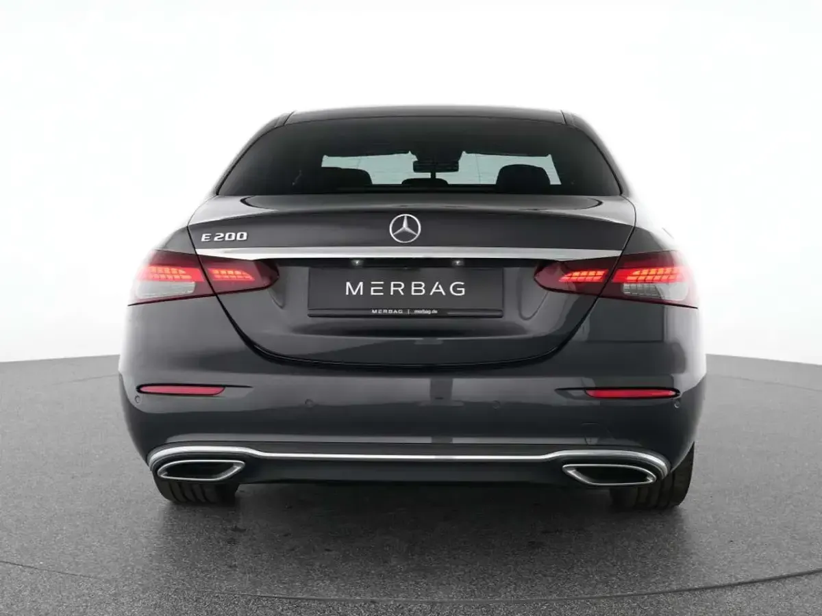 Gebraucht Mercedes E200 Avantgarde 197 PS (144 kW) 2021 Grau Limousine