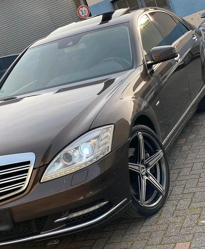 Gebraucht Mercedes S350 258 PS (189 kW) 2011 Braun Limousine
