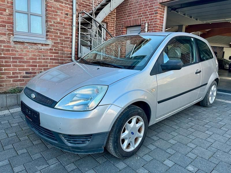Gebraucht Ford Fiesta 69 PS (50 kW) 2003 Silber Kleinwagen