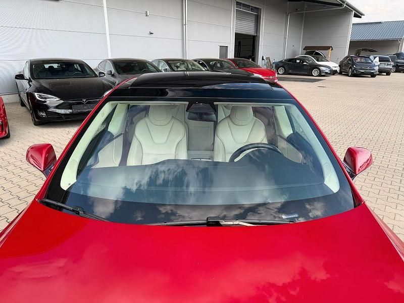 Usado Tesla Model S 386 kW (525 CV) 2018 Rojo Utilitario
